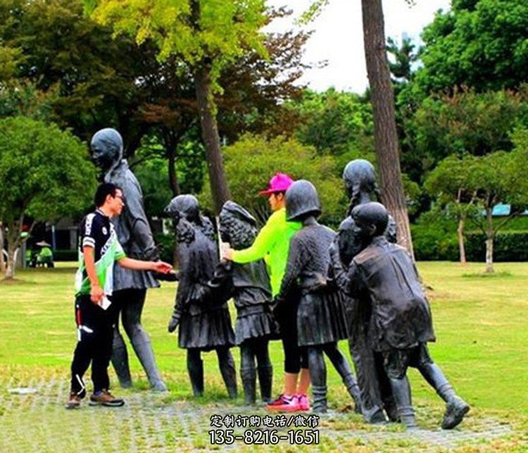 公園銅雕老鷹抓小雞人物雕塑 公園銅雕老鷹抓小雞人物雕塑