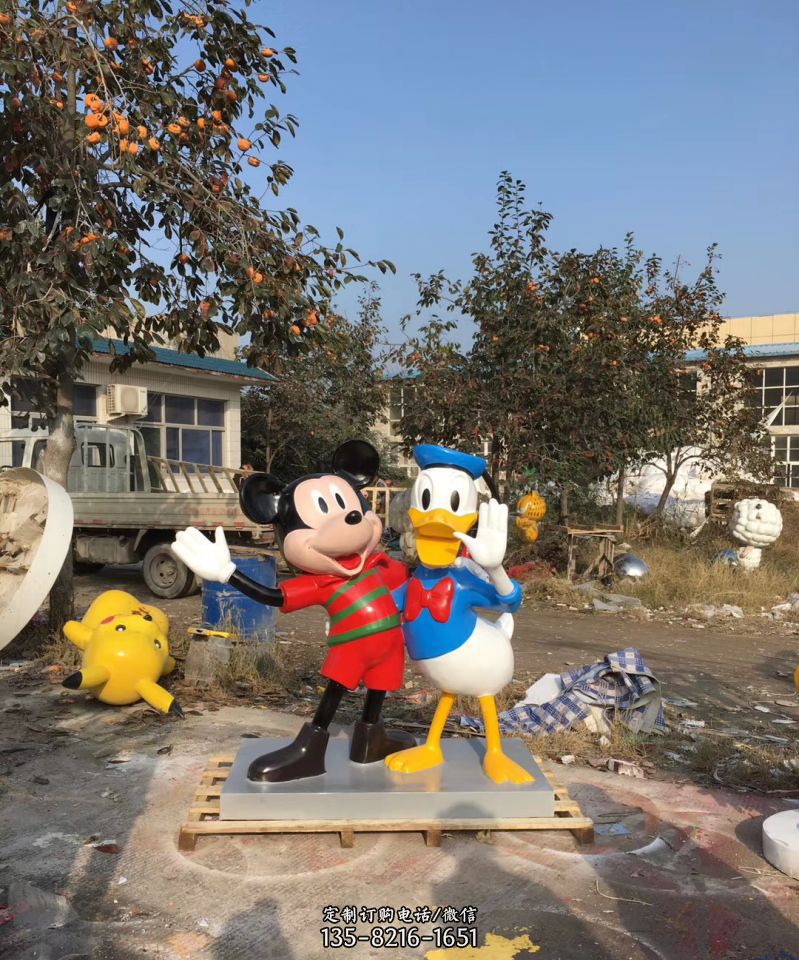 玻璃鋼卡通唐老鴨和米老鼠雕塑公園卡通雕塑 玻璃鋼卡通唐老鴨和米老鼠雕塑公園卡通雕塑