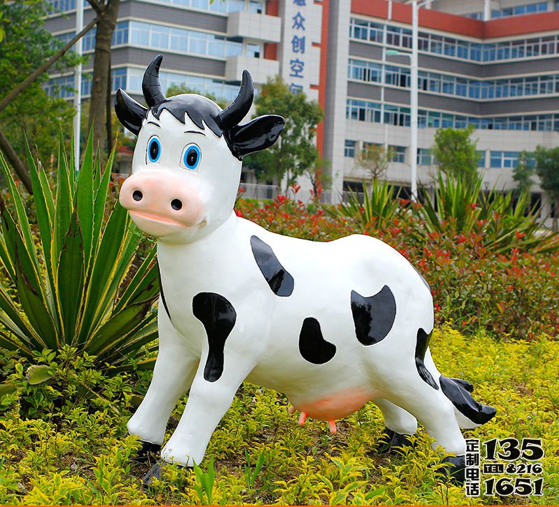 戶(hù)外廣場(chǎng)玻璃鋼仿真奶牛雕塑 戶(hù)外廣場(chǎng)玻璃鋼仿真奶牛雕塑
