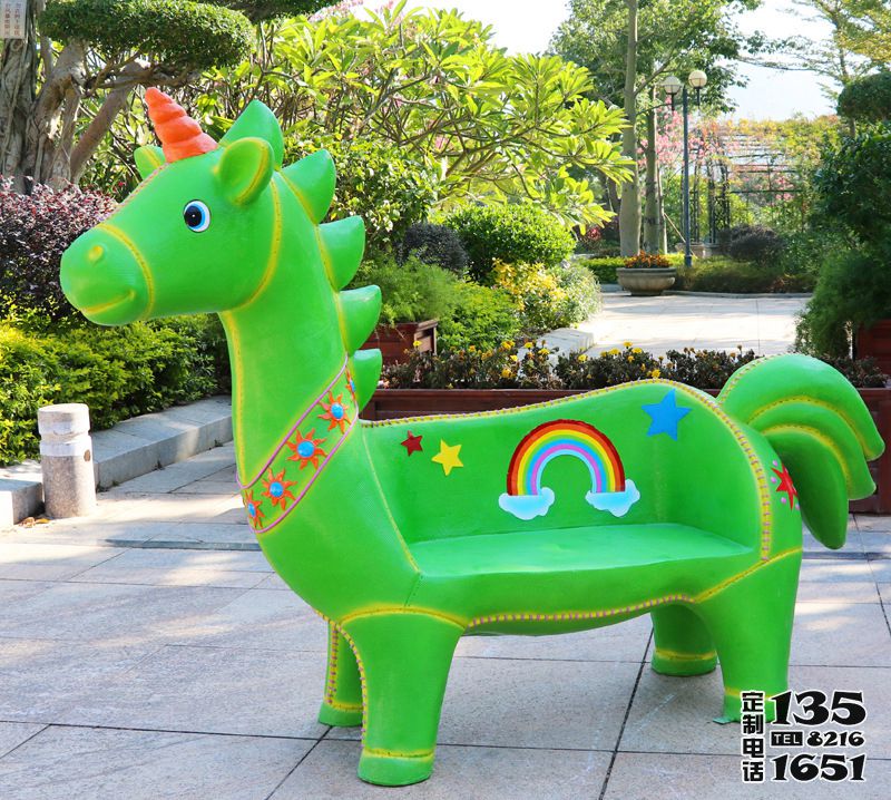 游樂(lè)園戶外擺放玻璃鋼卡通獨(dú)角獸座椅雕塑 游樂(lè)園戶外擺放玻璃鋼卡通獨(dú)角獸座椅雕塑