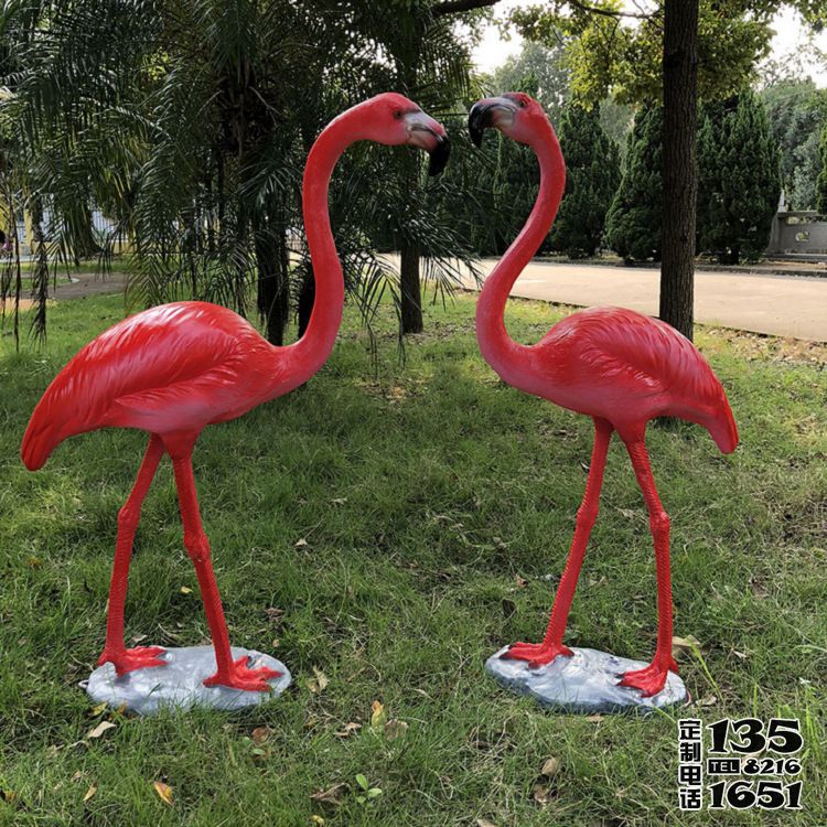 室內景區(qū)擺放的玻璃鋼仿真火烈鳥雕塑 室內景區(qū)擺放的玻璃鋼仿真火烈鳥雕塑