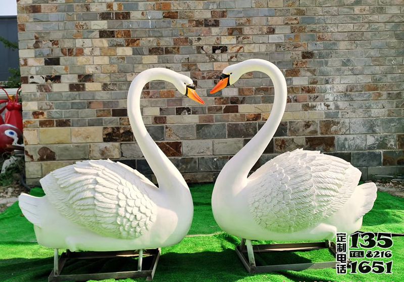 公園愛心造型玻璃鋼仿真動(dòng)物天鵝雕塑 公園愛心造型玻璃鋼仿真動(dòng)物天鵝雕塑